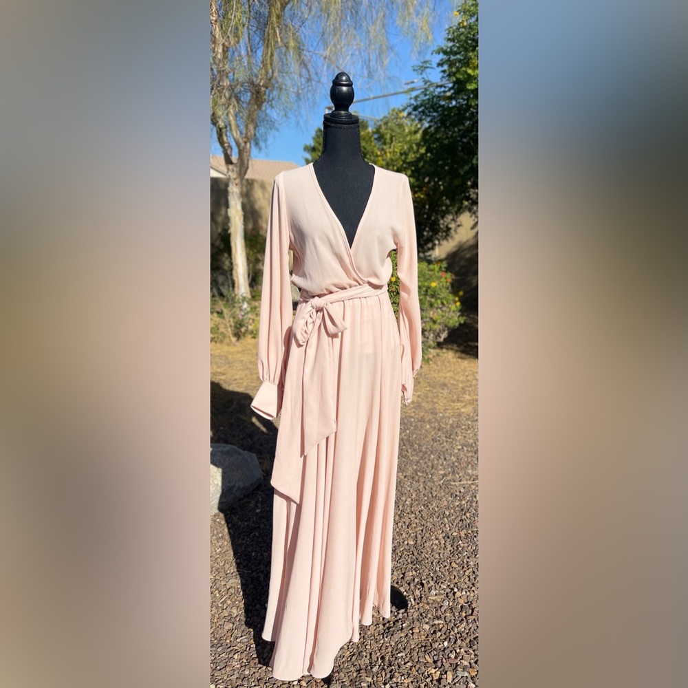 Meghan LA Los Angeles Long deep V flowy romantic gown dress Small  peach maxi